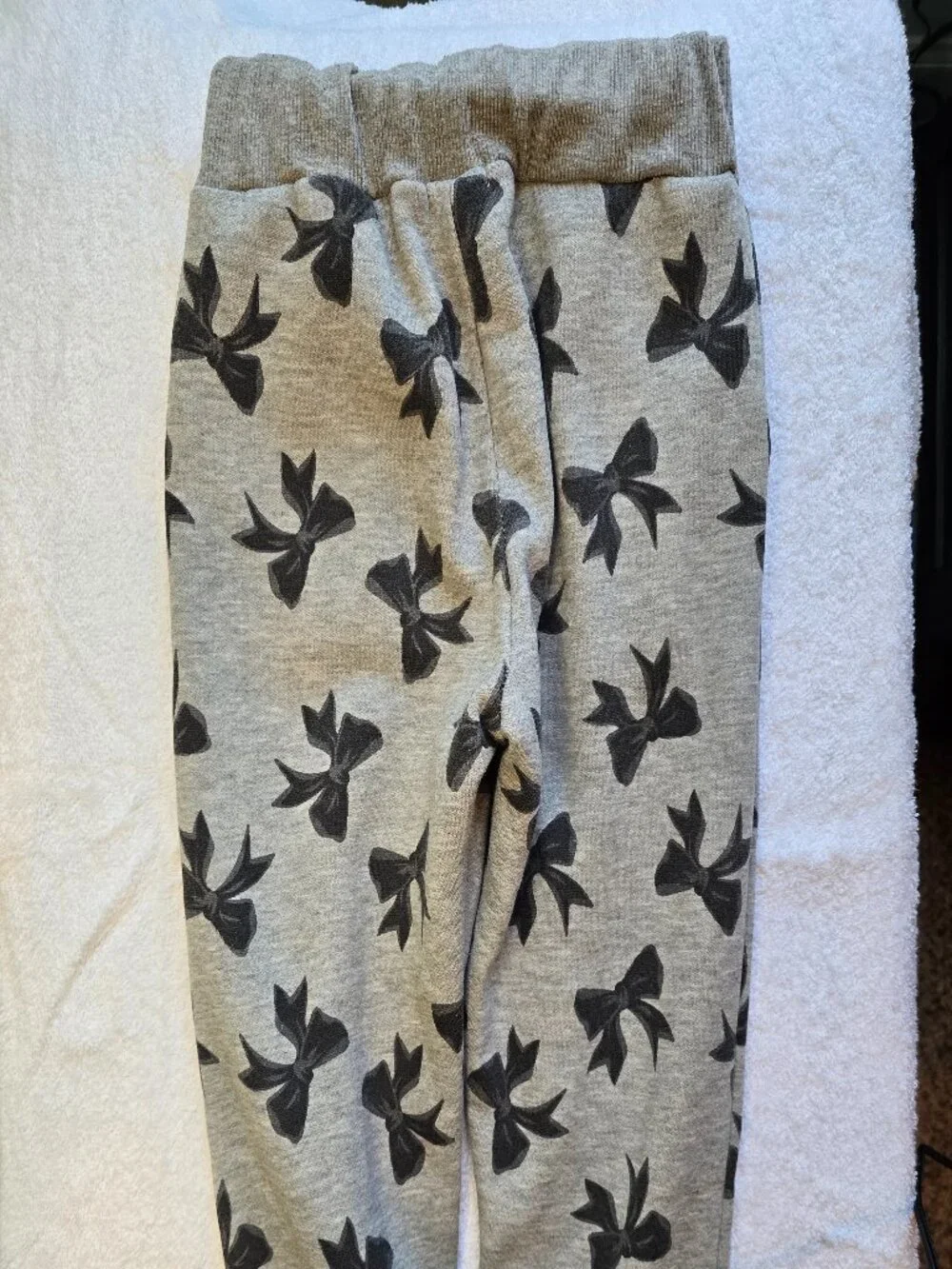 Girl's Two-Piece Gray Sweatsuit - All-Over Black Bow Print - Picture 8 of 8